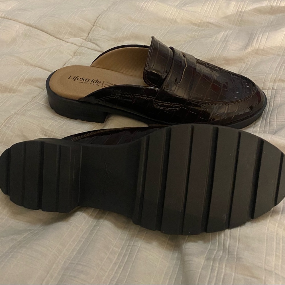 Dark Brown Croc-Embossed Loafers NWOT - Picture 8 of 8
